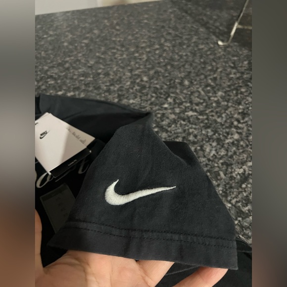 NWT: NIKE washed black T-Shirt - Picture 4 of 7